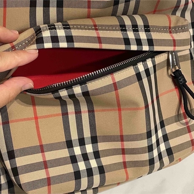 BURBERRY(バーバリー)のほぼ新品未使用　極美品　バーバリー　リュック　ユニセックス レディースのバッグ(リュック/バックパック)の商品写真