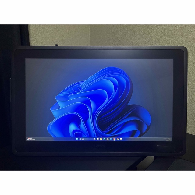 Wacom(ワコム)のWacom Cintiq 22 DTK2260K1D スマホ/家電/カメラのPC/タブレット(タブレット)の商品写真