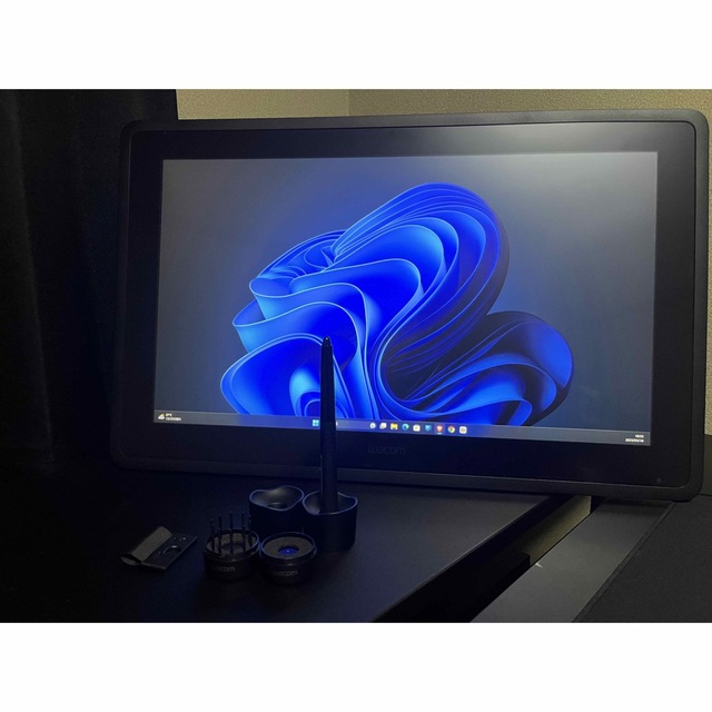 Wacom(ワコム)のWacom Cintiq 22 DTK2260K1D スマホ/家電/カメラのPC/タブレット(タブレット)の商品写真