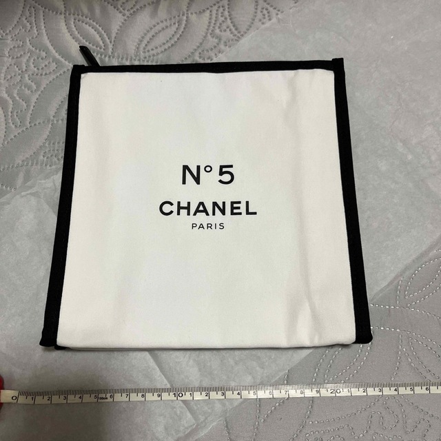 CHANEL(シャネル)のCHANEL ポーチ　ノベルティ レディースのファッション小物(ポーチ)の商品写真