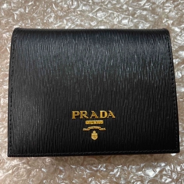 プラダ　折財布　新品　未使用　METAL LOGO BIFOLD WALLET