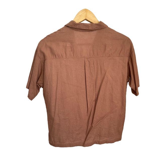 GU(ジーユー)のショート丈シャツ リネン素材 (ブラウン) レディースのトップス(シャツ/ブラウス(半袖/袖なし))の商品写真