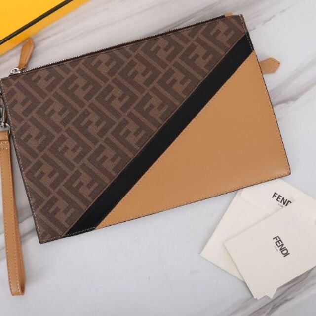 期間限定30%OFF! 极美品FENDI - FENDI フラット バッグ ブラウン