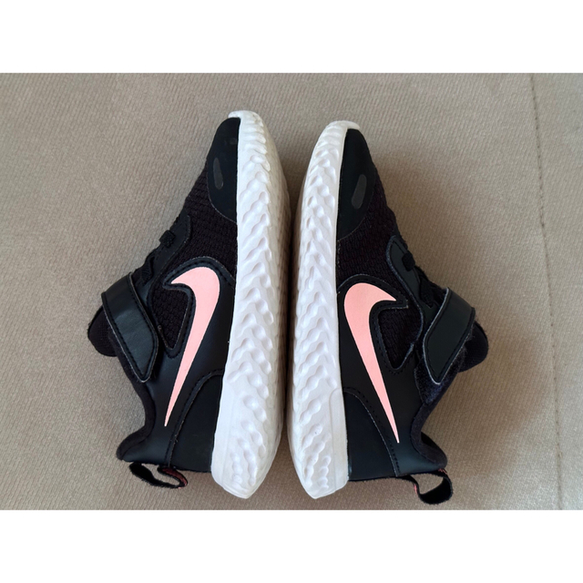 NIKE(ナイキ)のNIKE スニーカー　13cm  キッズ/ベビー/マタニティのベビー靴/シューズ(~14cm)(スニーカー)の商品写真