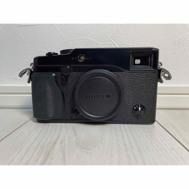富士フイルム(フジフイルム)のFUJIFILM X-Pro1 スマホ/家電/カメラのカメラ(ミラーレス一眼)の商品写真