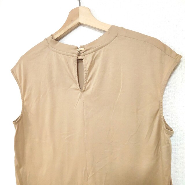 Noble(ノーブル)のノーブル SLEEVELESS LONG Tシャツ ノースリーブベージュ レディースのトップス(カットソー(半袖/袖なし))の商品写真