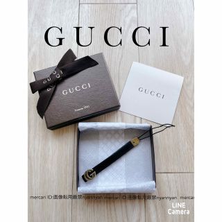 グッチ(Gucci)のGUCCI レザー ロゴ ストラップ キーホルダー グッチ チャーム ブラック(キーホルダー)