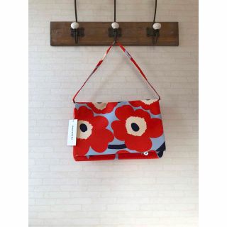 マリメッコ(marimekko)のmarimekko マリメッコ　MEGA UNIKKO　クラッチバッグ(クラッチバッグ)