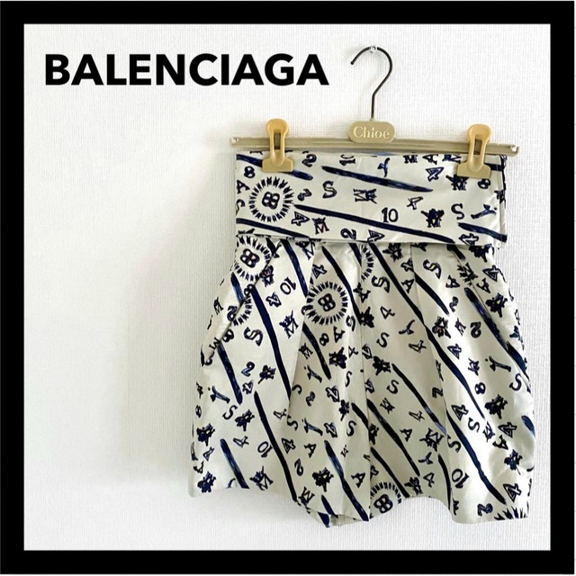 【夏SALE中！】バレンシアガ★ロゴ　プリント　ショートパンツ　レディース　 レディースのパンツ(ショートパンツ)の商品写真