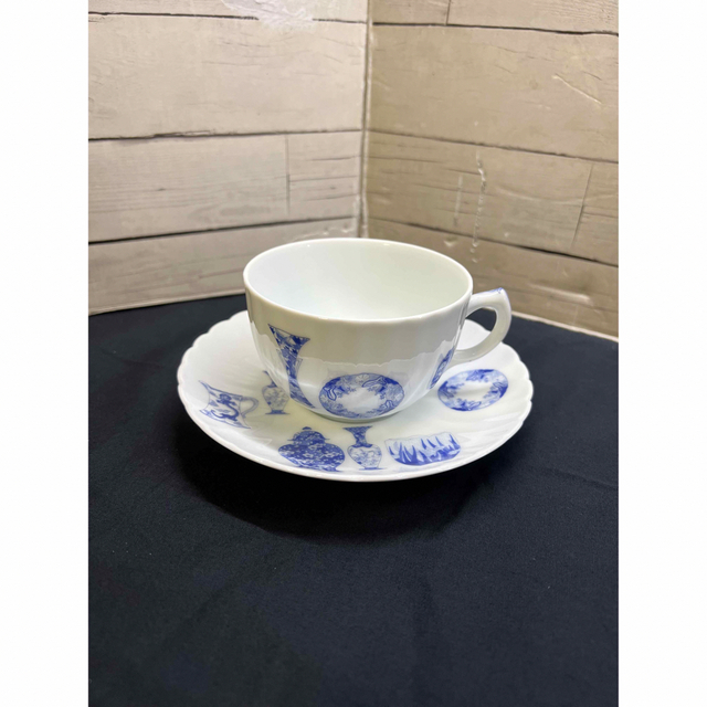 深川製磁 ブルーチャイナ 菊割紅茶碗皿