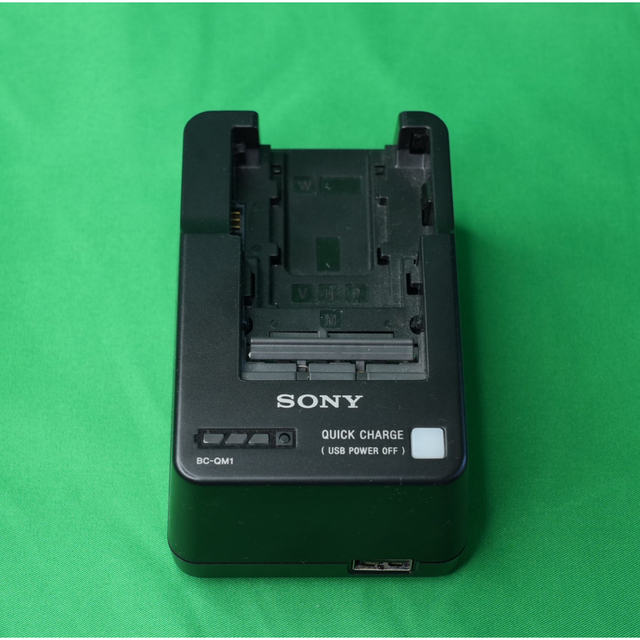 SONY(ソニー)の[中古]SONY ビデオカメラ 【HDR-CX680】 スマホ/家電/カメラのカメラ(ビデオカメラ)の商品写真