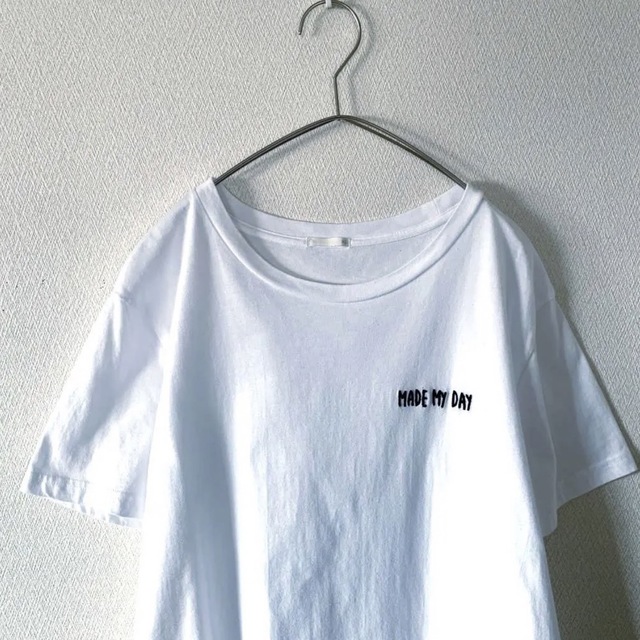 GU(ジーユー)のGU ジーユー  刺繍Tシャツ コットン素材100% ホワイト XL メンズのトップス(Tシャツ/カットソー(半袖/袖なし))の商品写真