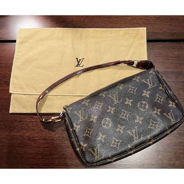 LOUIS VUITTON(ルイヴィトン)のルイヴィトン　アクセサリーポーチ　モノグラム レディースのバッグ(ハンドバッグ)の商品写真