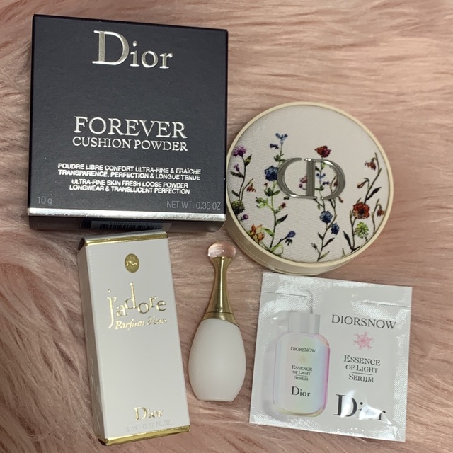 Dior(ディオール)のDior ディオールスキン フォーエバークッションパウダー ミレフィリオ コスメ/美容のベースメイク/化粧品(フェイスパウダー)の商品写真