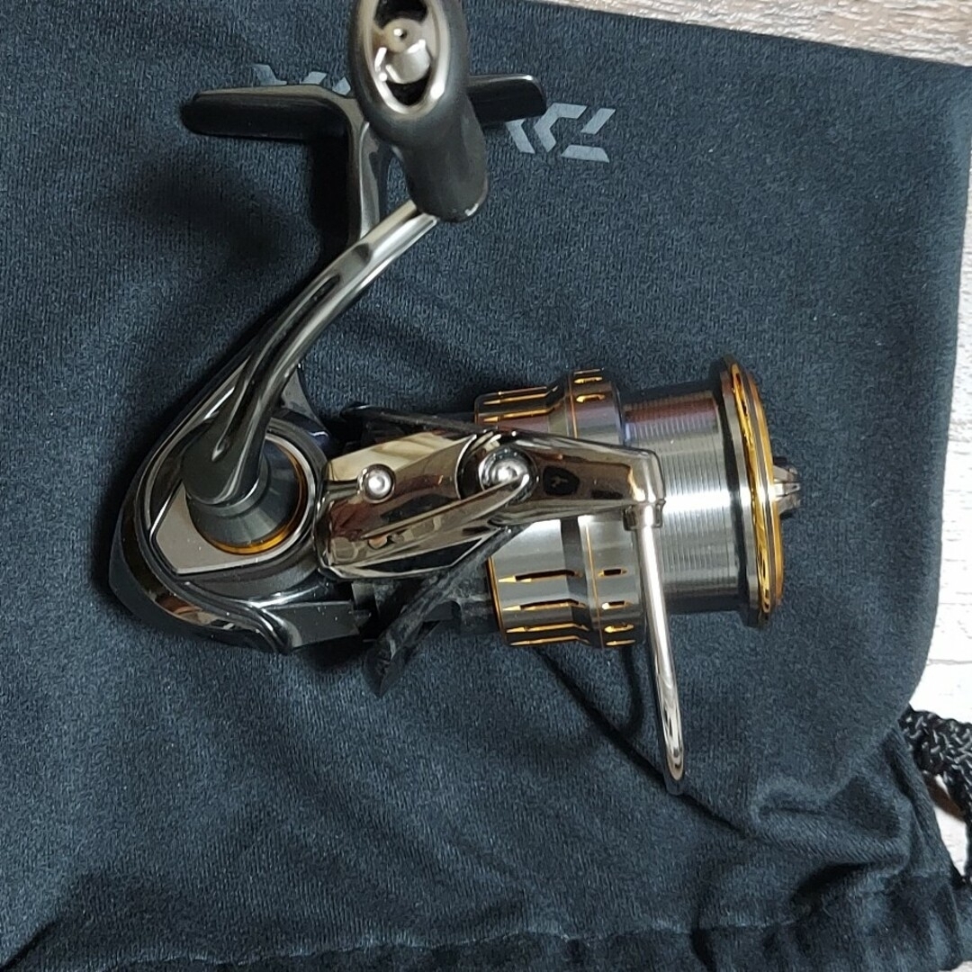 DAIWA(ダイワ)の最終値下げ)21LUVIAS AIRITY FC LT 2500S-XH スポーツ/アウトドアのフィッシング(リール)の商品写真