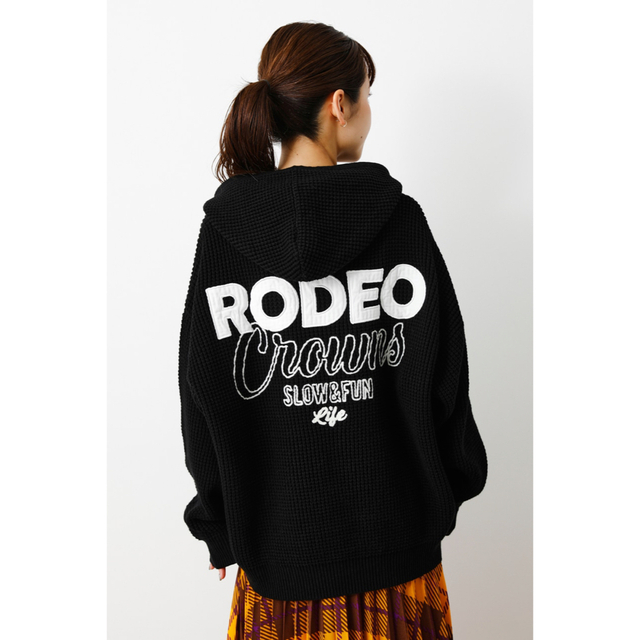 RODEO CROWNS WIDE BOWL(ロデオクラウンズワイドボウル)の【RODEO CROWNS】CROSS LOGOワッフルニットフーディ レディースのトップス(パーカー)の商品写真