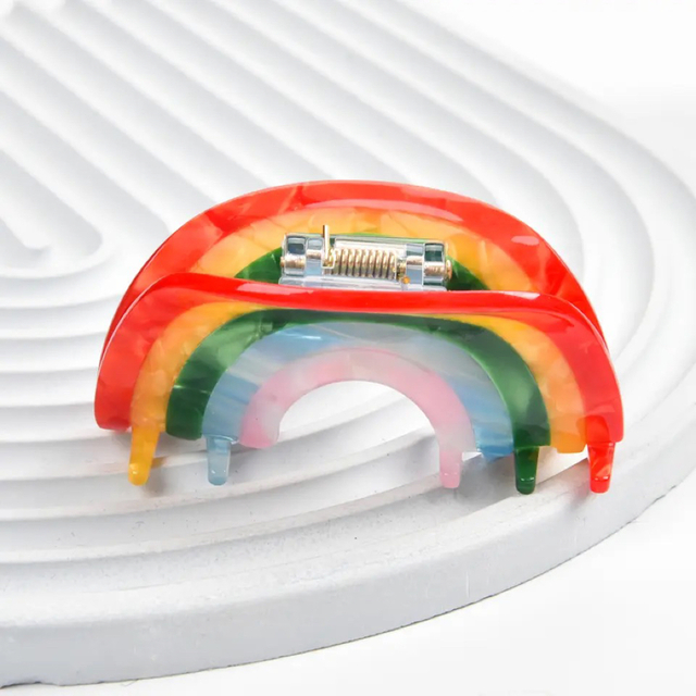 Rainbow Hair Claw ヘアクリップ　バレッタ　レインボー　虹　7色 レディースのヘアアクセサリー(バレッタ/ヘアクリップ)の商品写真