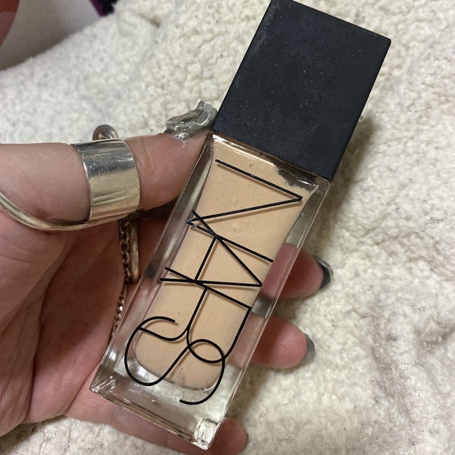 NARS(ナーズ)のNARSティンティッドグローブースター 2182ライト コスメ/美容のベースメイク/化粧品(ファンデーション)の商品写真