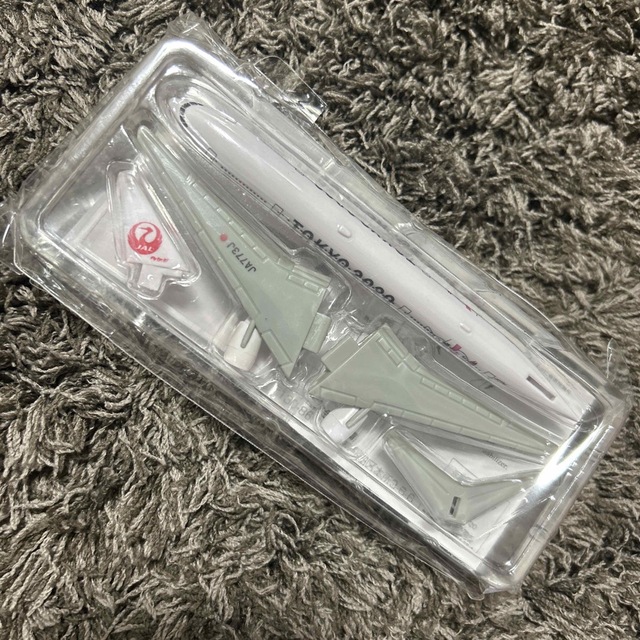 JAL 飛行機　模型　おもちゃ　※非売品※ エンタメ/ホビーのおもちゃ/ぬいぐるみ(模型/プラモデル)の商品写真