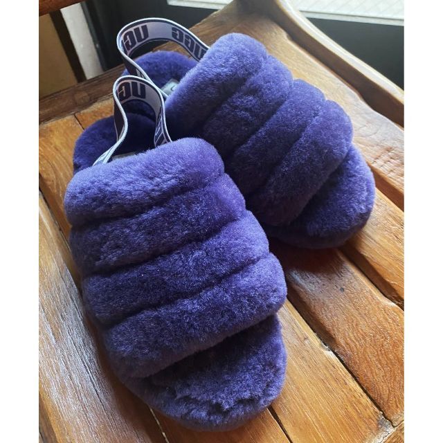 UGG(アグ)の＃秋色～♬✨超美品✨22✨UGG✨Fluff Yeah Slide✨紺パープル レディースの靴/シューズ(サンダル)の商品写真