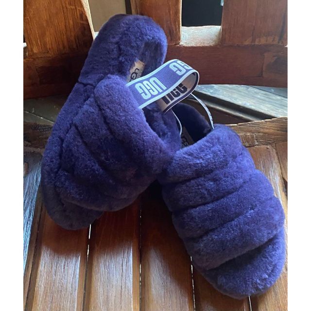 UGG(アグ)の＃秋色～♬✨超美品✨22✨UGG✨Fluff Yeah Slide✨紺パープル レディースの靴/シューズ(サンダル)の商品写真