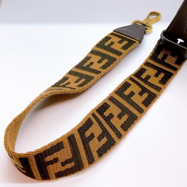 FENDI - 【極美品】フェンディ ズッカ ストラップ ユー ショルダー