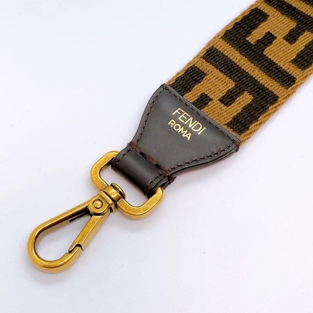 FENDI - 【美品】フェンディ ズッカ ストラップ ユー ショルダー