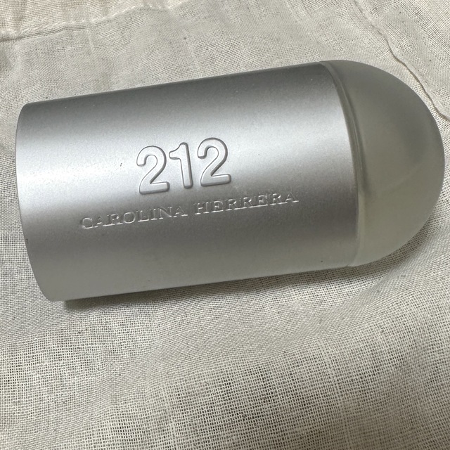 CAROLINA HERRERA(キャロライナヘレナ)のキャロライナヘレナ 212 30ml コスメ/美容の香水(ユニセックス)の商品写真