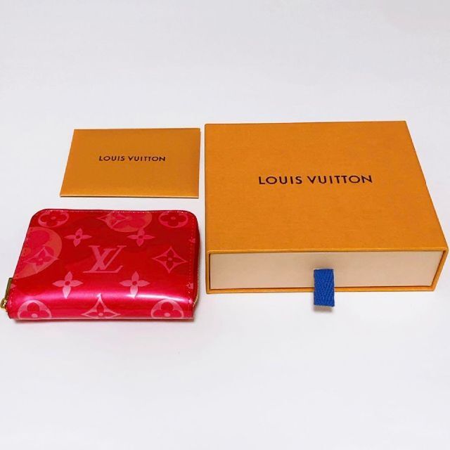 LOUIS VUITTON(ルイヴィトン)のルイヴィトン M90589 ヴェルニ ジッピーコインパース コインケースエナメル レディースのファッション小物(財布)の商品写真