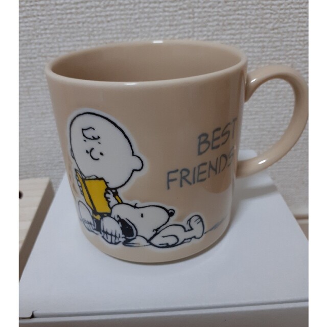 PEANUTS(ピーナッツ)のスヌーピー　木箱入りマグカップ ベストフレンズ インテリア/住まい/日用品のキッチン/食器(グラス/カップ)の商品写真