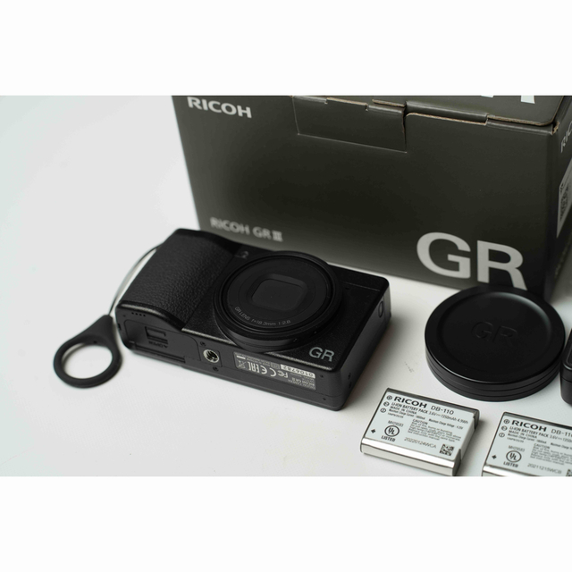 RICOH(リコー)のRICOH GR ⅲ おまけ付き　美品 スマホ/家電/カメラのカメラ(コンパクトデジタルカメラ)の商品写真