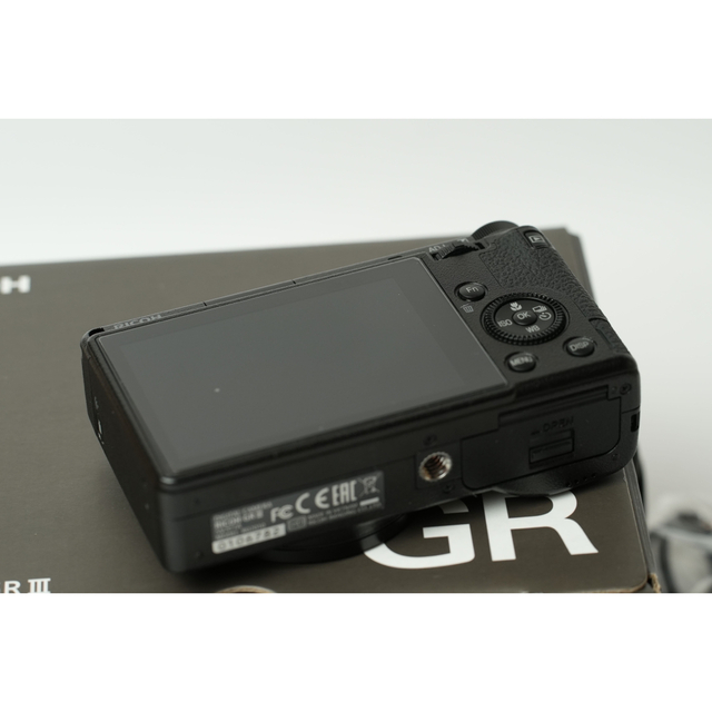 RICOH(リコー)のRICOH GR ⅲ おまけ付き　美品 スマホ/家電/カメラのカメラ(コンパクトデジタルカメラ)の商品写真