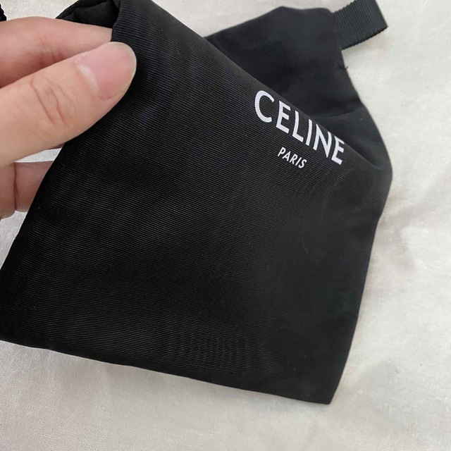 CELINE - 【新品未使用】巾着ポーチ コスメポーチの通販 by くま CELINE - 【新品未使用】巾着ポーチ コスメポーチの通販 by くま