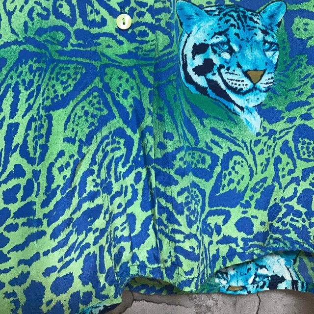 ESCADA(エスカーダ)のシルクブラウス 虎柄 トラ柄 チーター柄 アニマル柄 総柄 シャツ 1980年代 レディースのトップス(シャツ/ブラウス(長袖/七分))の商品写真