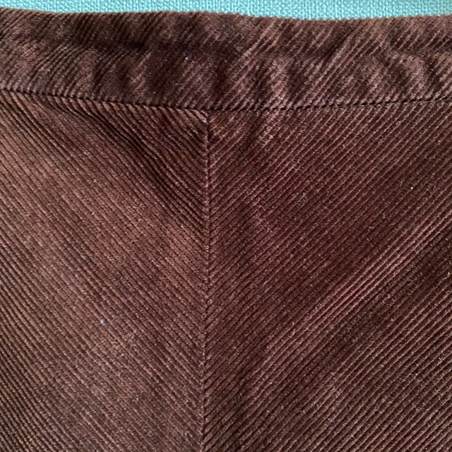 MELROSE claire(メルローズクレール)のメルローズクレール　スカート　ベロア生地　ブラウン レディースのスカート(ひざ丈スカート)の商品写真