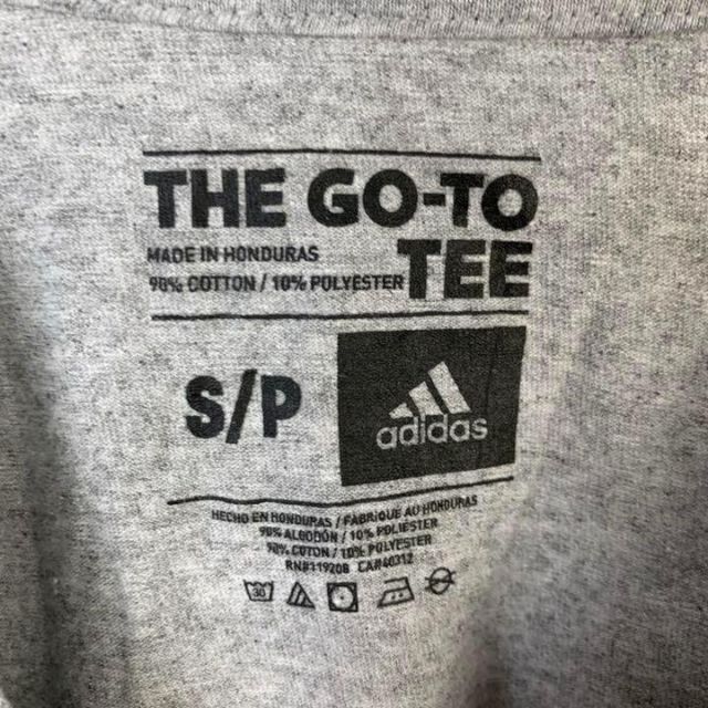 adidas(アディダス)のD046 アディダス　ビッグプリント　肩ロゴ　S グレー　半袖Tシャツ メンズのトップス(Tシャツ/カットソー(半袖/袖なし))の商品写真