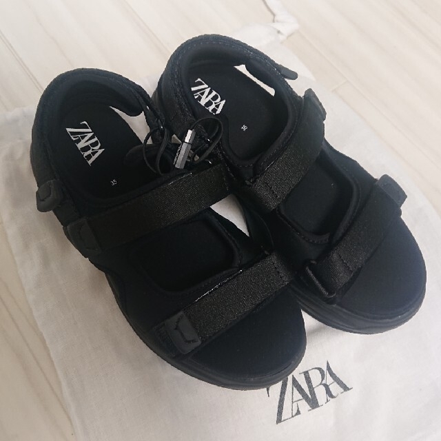 ZARA(ザラ)のZARA スポーティー サンダル レディースの靴/シューズ(サンダル)の商品写真