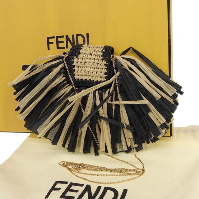 FENDI(フェンディ)の【中古】FENDI フェンディ ピコバケット ポーチ アクセサリーポーチ ラフィア ベージュ×黒 Air Pods対応 フェンディ史上最小バッグ レディース【質屋】 レディースのバッグ(ショルダーバッグ)の商品写真