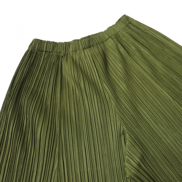 PLEATS PLEASE ISSEY MIYAKE(プリーツプリーズイッセイミヤケ)の極美品☆正規品 PLEATS PLEASE ISSEY MIYAKE プリーツプリーズ イッセイミヤケ PP61-JF453 ガウチョパンツ/ボトムス カーキ 3 日本製 レディースのパンツ(その他)の商品写真