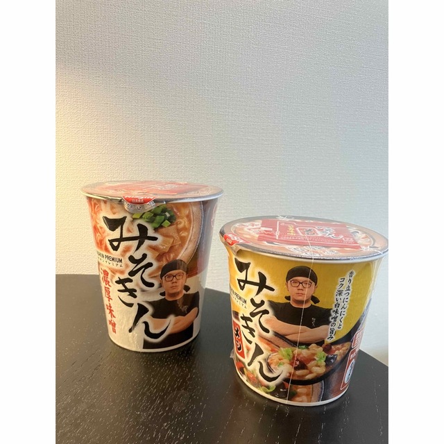 日清食品(ニッシンショクヒン)のみそきん　濃厚味噌　みそきんメシ　HIKAKIN PREMIUM カップラーメン 食品/飲料/酒の加工食品(インスタント食品)の商品写真