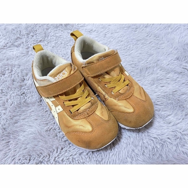 asics(アシックス)のasics 子供　靴 キッズ/ベビー/マタニティのキッズ靴/シューズ(15cm~)(スニーカー)の商品写真