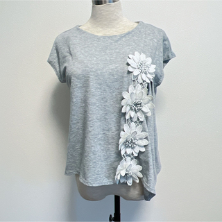 ナルシス(Narcissus)のフラワーモチーフTシャツ(Tシャツ(半袖/袖なし))