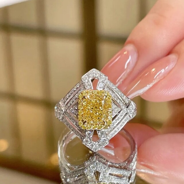 964 高級 sona ダイヤモンド イエローダイヤモンド ひし形 長方形 レディースのアクセサリー(リング(指輪))の商品写真