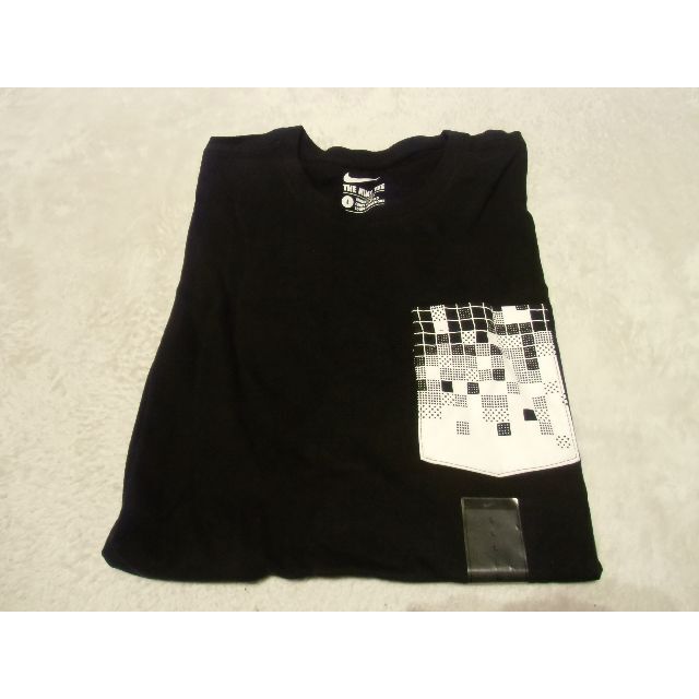 THE NIKE TEE  AS NIKE CORT PIXEL POCK