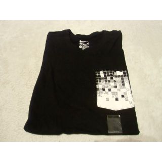 ナイキ(NIKE)のTHE NIKE TEE  AS NIKE CORT PIXEL POCK(Tシャツ/カットソー(半袖/袖なし))