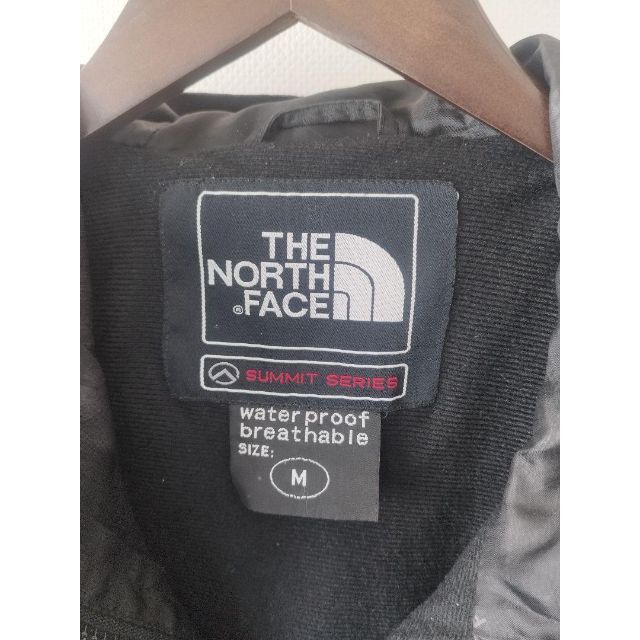 THE NORTH FACE(ザノースフェイス)の難あり格安古着 ノースフェイス GORE-TEX SUMMIT 黒パーカー M メンズのジャケット/アウター(マウンテンパーカー)の商品写真