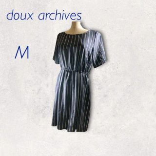 ドゥアルシーヴ(Doux archives)の美品　ドゥ　アルシーヴ　ネイビーストライプ　半袖ひざ下ワンピース　M(ひざ丈ワンピース)