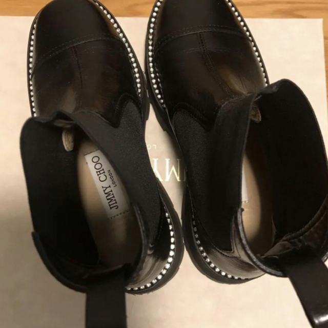 JIMMY CHOO(ジミーチュウ)のJIMMY CHOO アンクルブーツ CLAYTON FLAT クリスタル レディースの靴/シューズ(ブーツ)の商品写真