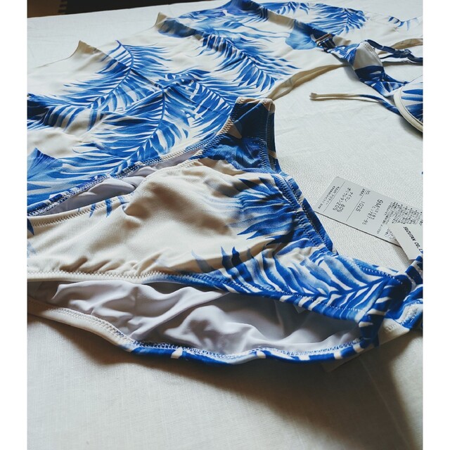 suzutan(スズタン)の新品 水着３点セット 花柄 ブルー SUZUTAN レディースの水着/浴衣(水着)の商品写真