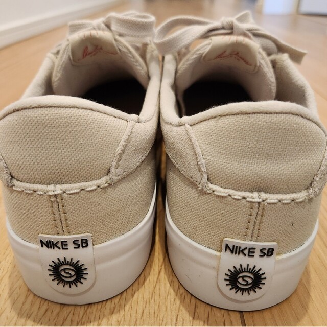再値下げ【未使用】NIKE SB SHANE 24cm ベージュ メンズの靴/シューズ(スニーカー)の商品写真